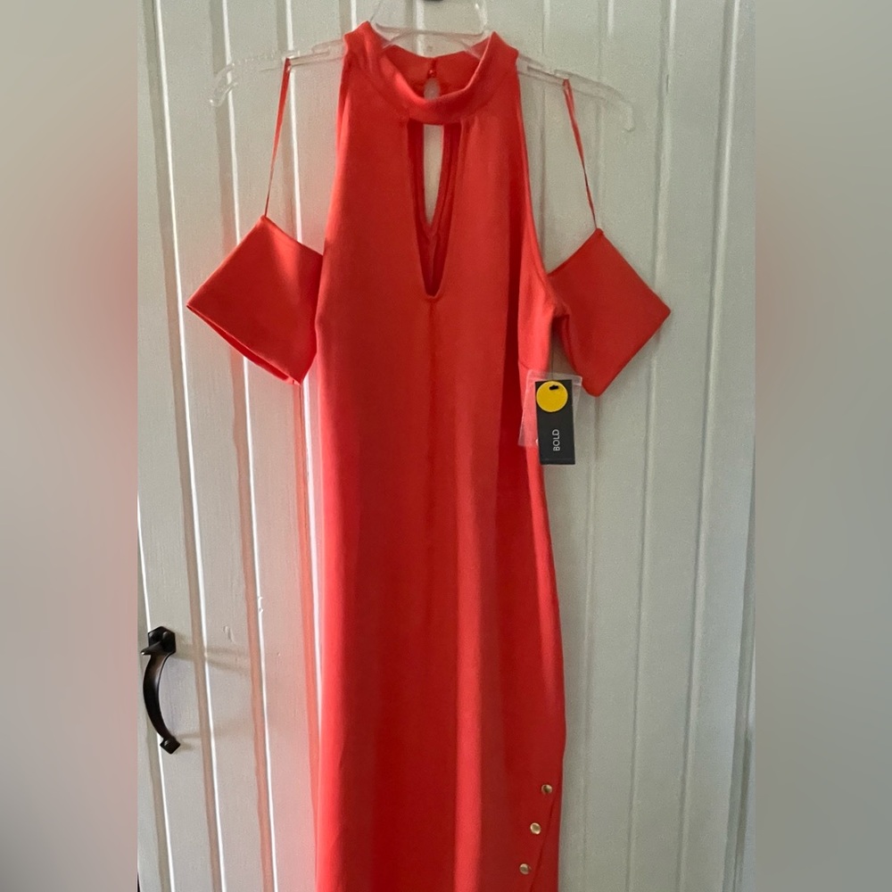 NWT Bold Elements Peek-a-Boo Sleeves and Decorative gold-Medium 🧡🧡 Mango color